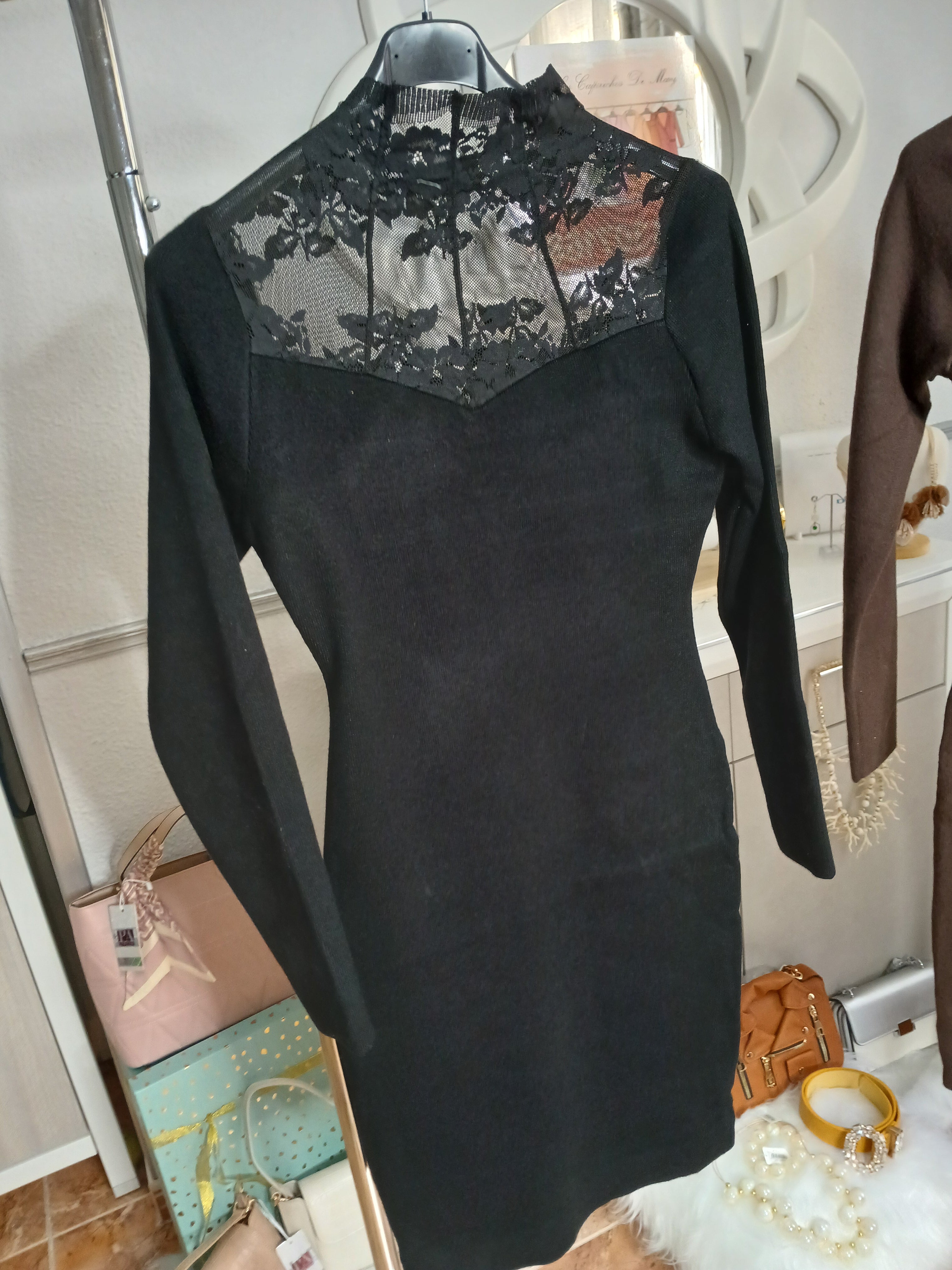 VESTIDO ENCAJE