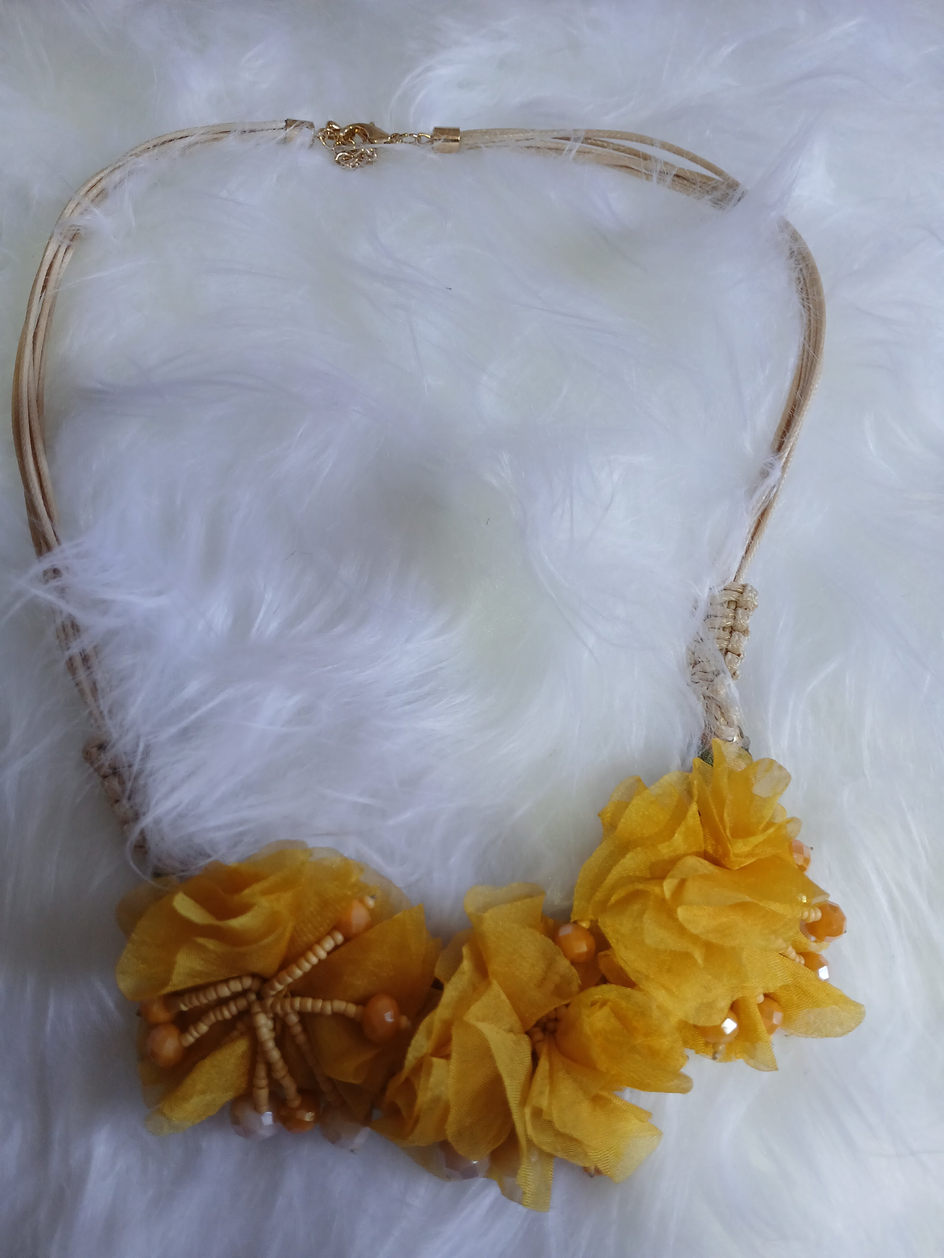 COLGANTE PERLAS MOSTAZA
