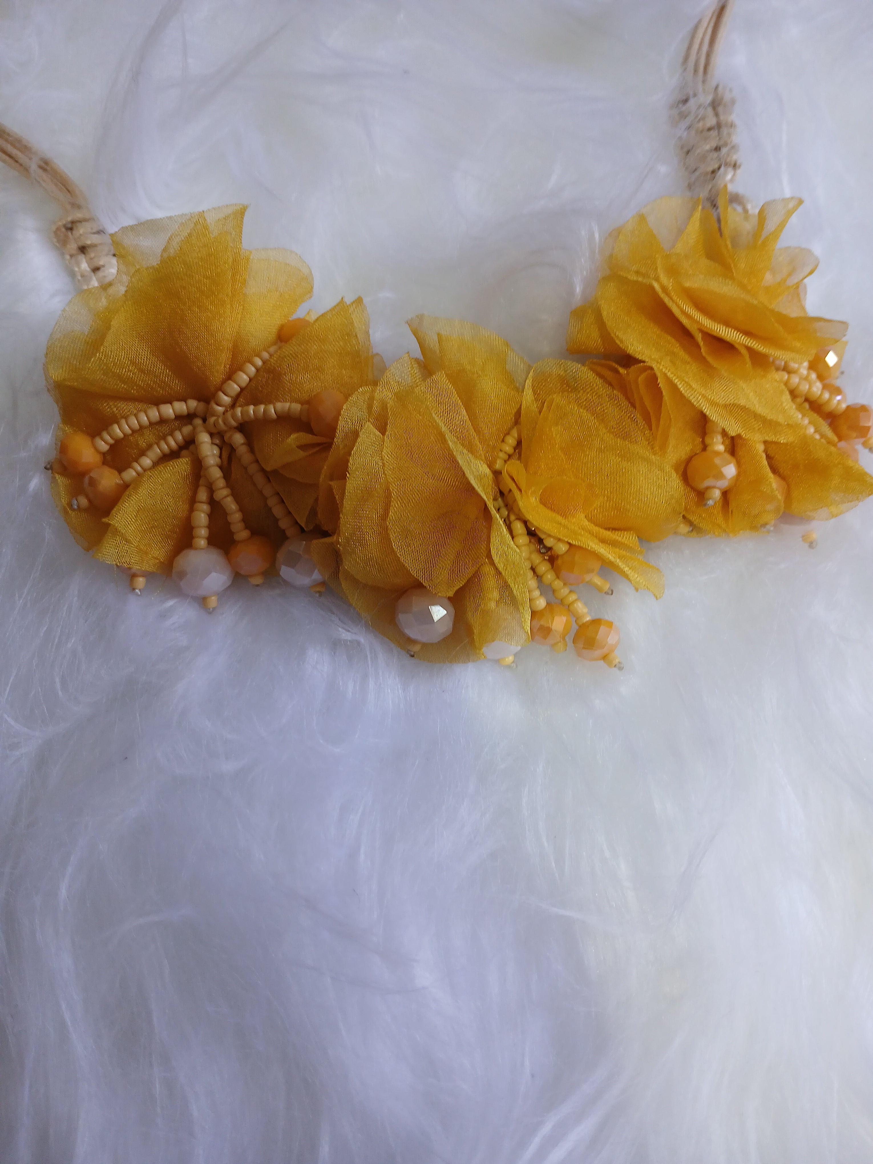 COLGANTE PERLAS MOSTAZA