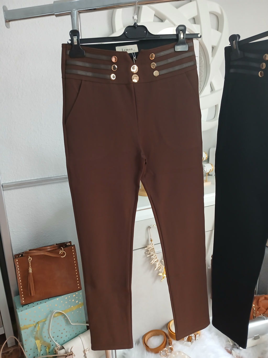PANTALON DOMADOR BOTONES